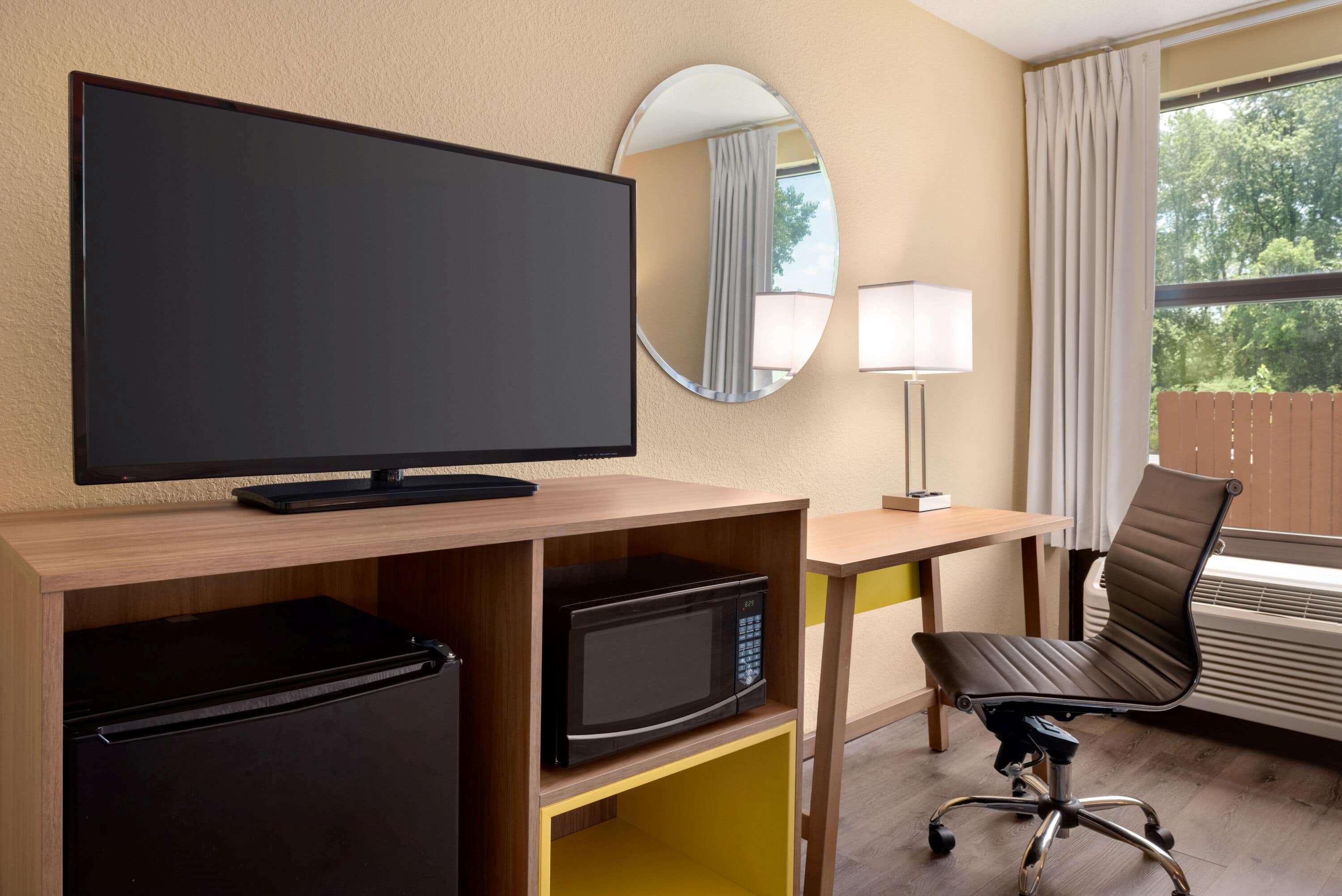 Days Inn & Suites By Wyndham Мерилвил Екстериор снимка
