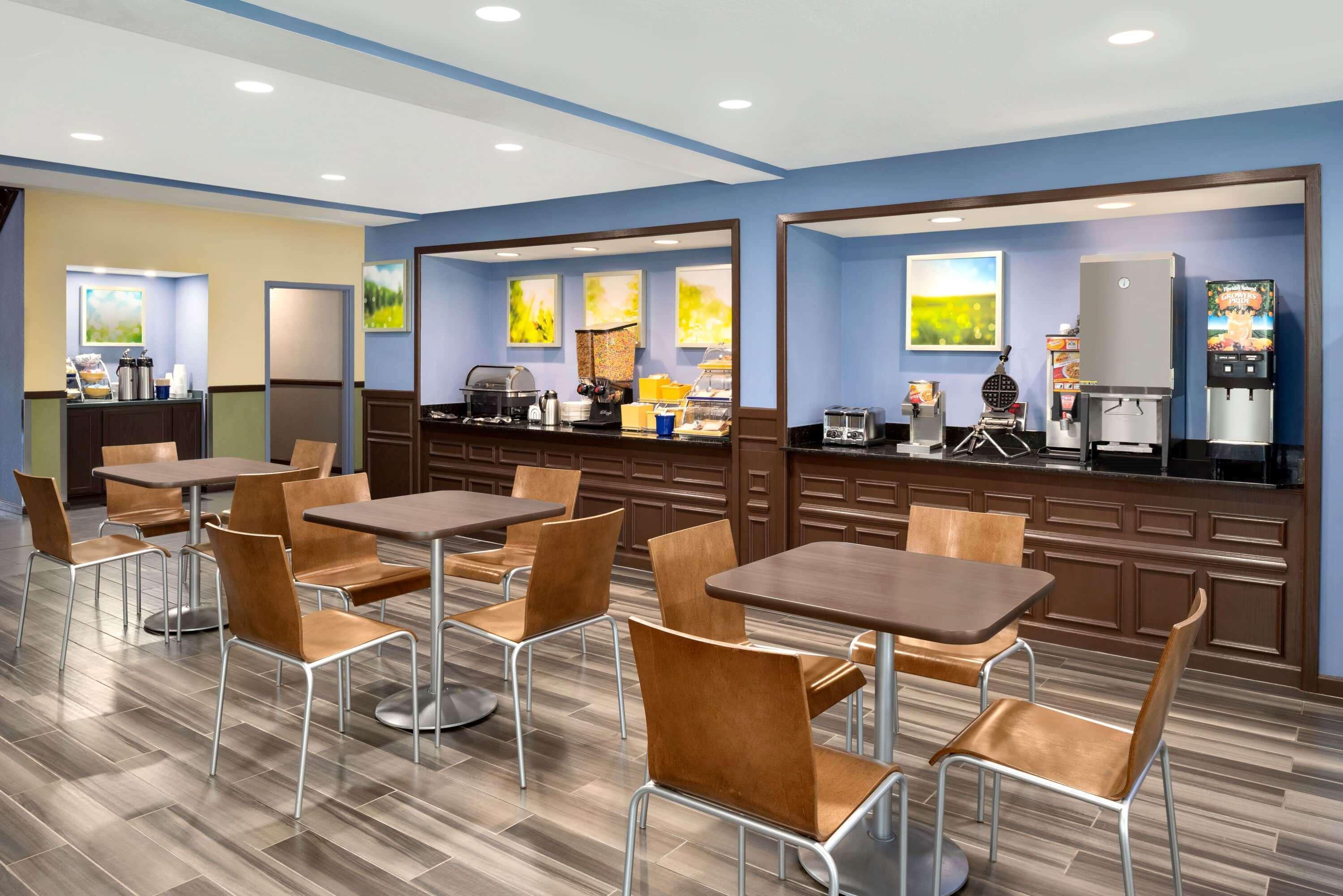 Days Inn & Suites By Wyndham Мерилвил Екстериор снимка
