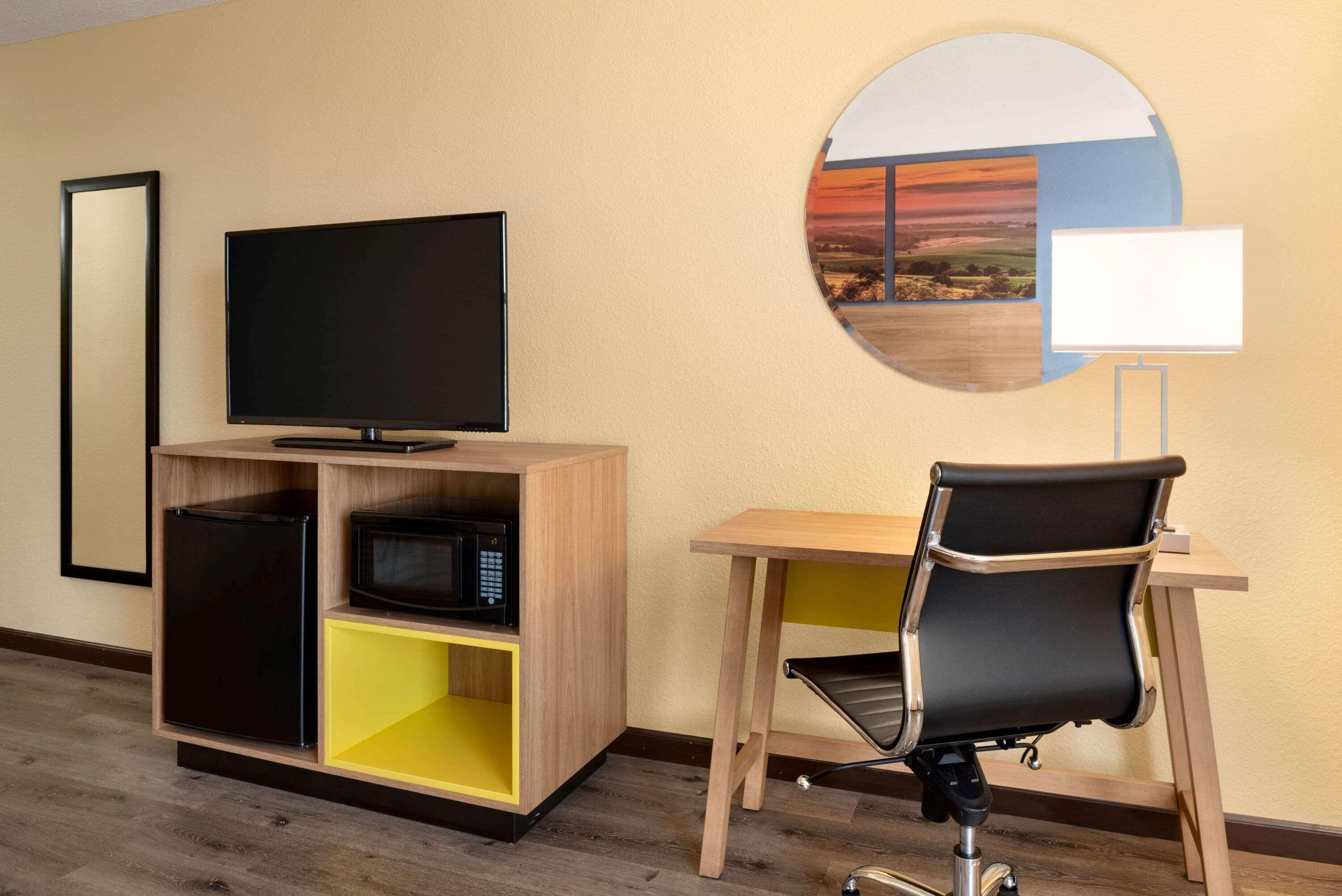 Days Inn & Suites By Wyndham Мерилвил Екстериор снимка