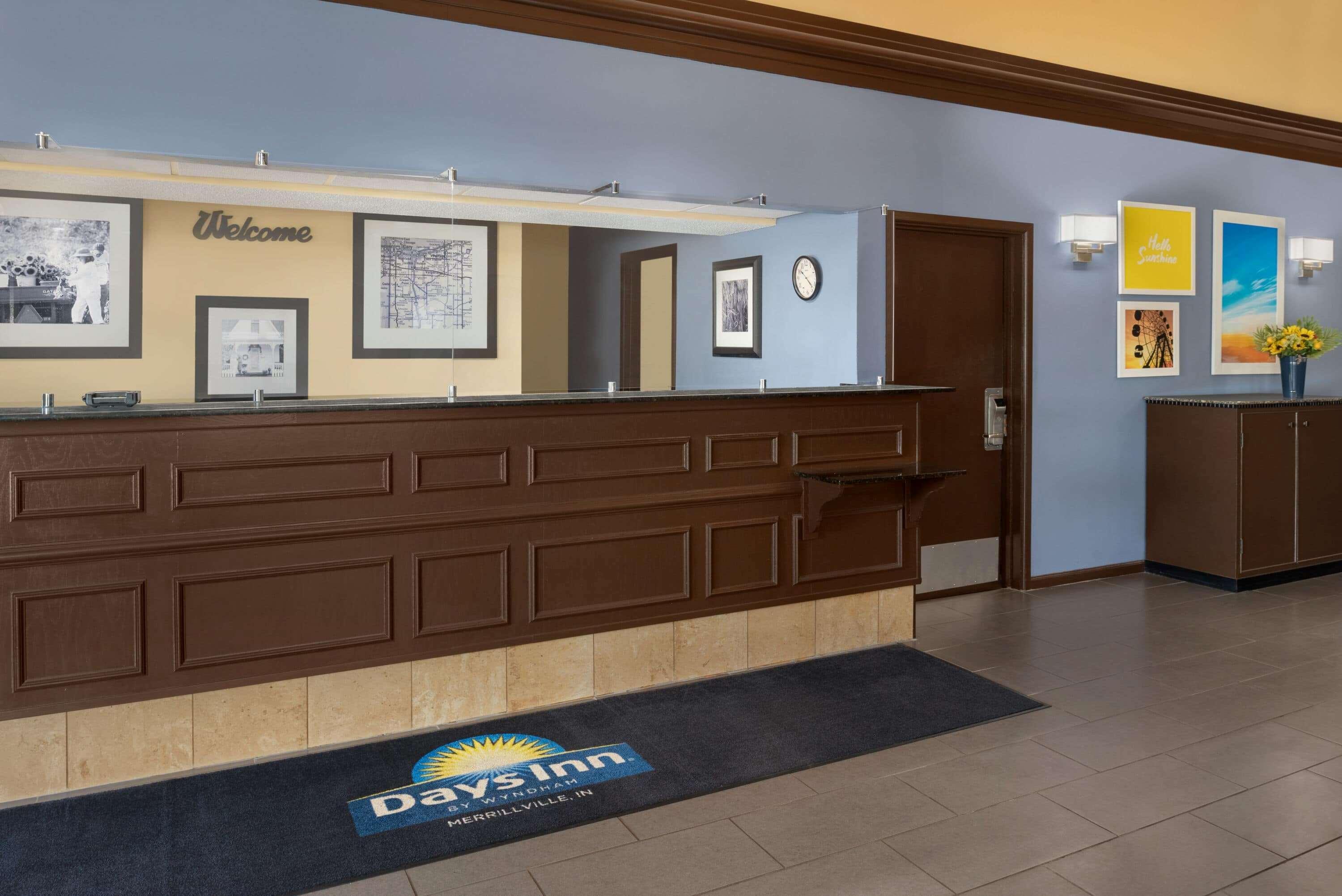 Days Inn & Suites By Wyndham Мерилвил Екстериор снимка