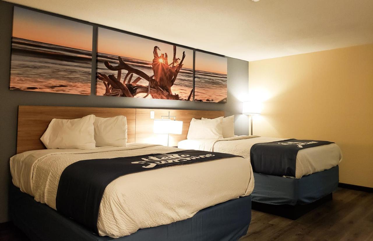 Days Inn & Suites By Wyndham Мерилвил Екстериор снимка