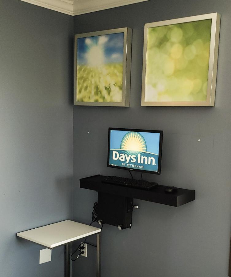 Days Inn & Suites By Wyndham Мерилвил Екстериор снимка