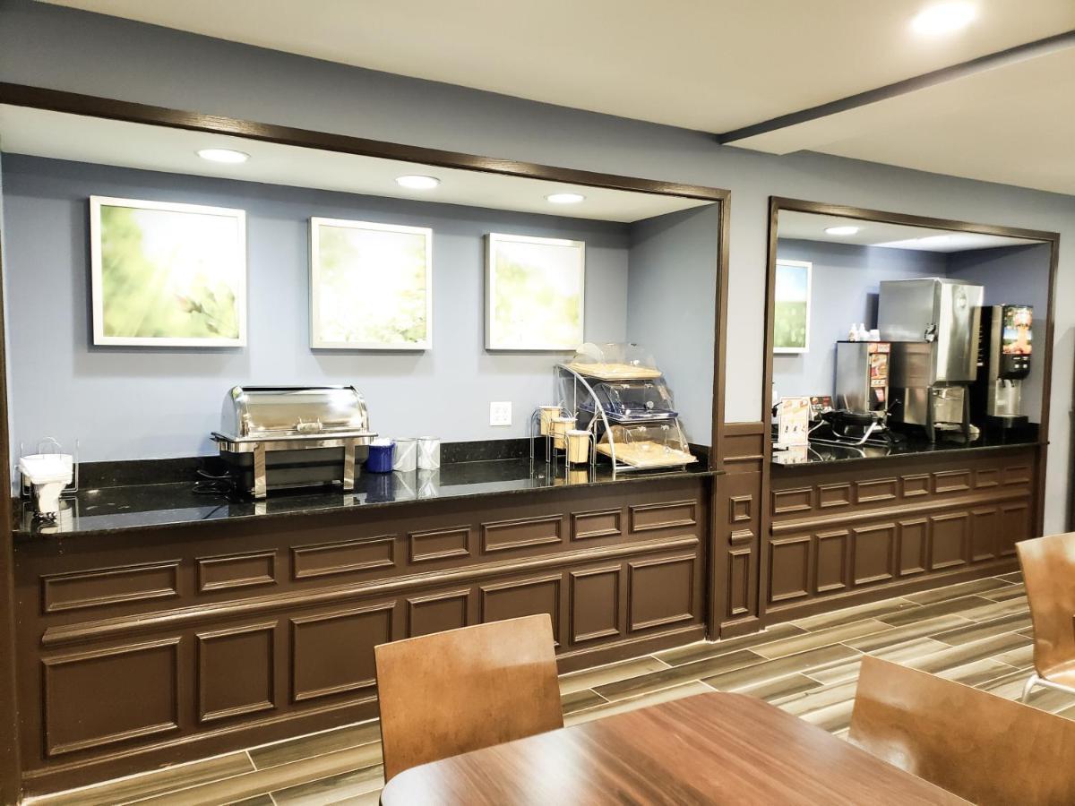 Days Inn & Suites By Wyndham Мерилвил Екстериор снимка